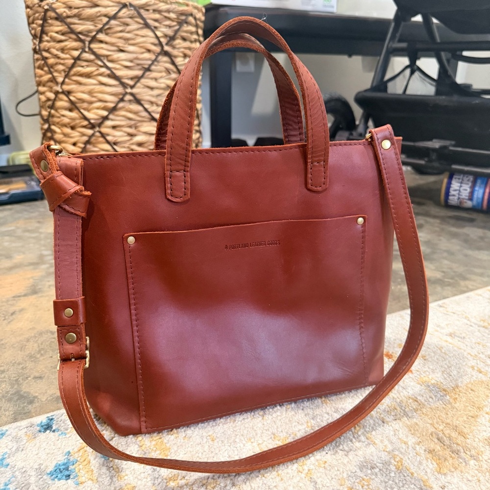 PLG Medium Crossbody Zipper Cognac AP